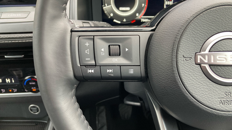 Nissan Qashqai 1.3 DiG-T MH 158 N-Connecta 5dr Petrol Hatchback